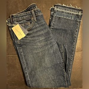 Universal Thread Women’s Mid Rise Boyfriend Jeans